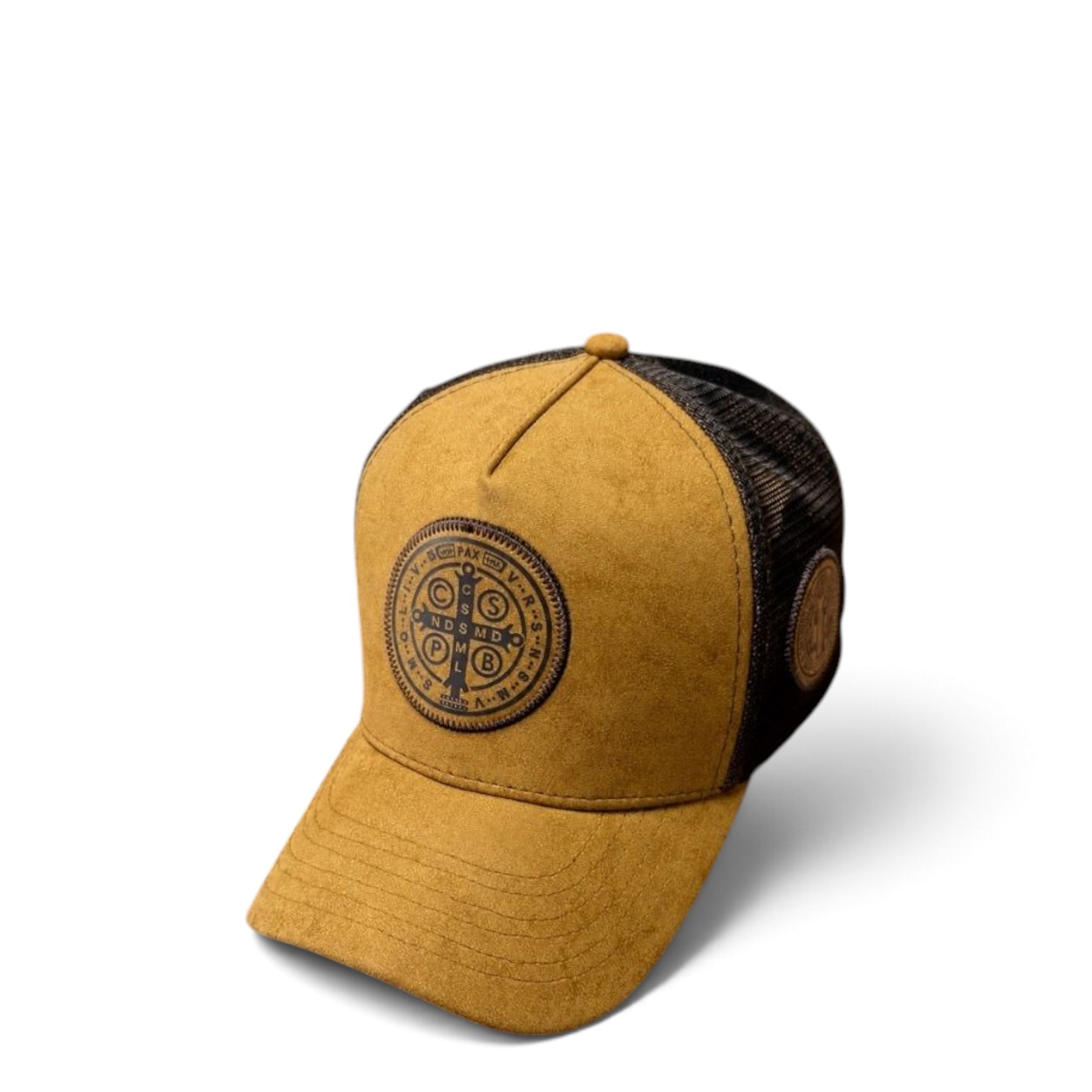 Boné Medalhão de São Bento Nobuck