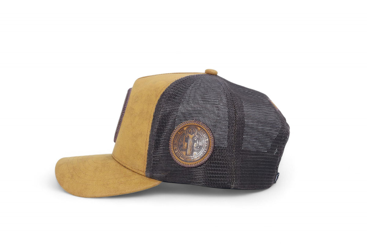 Boné Medalhão de São Bento Nobuck