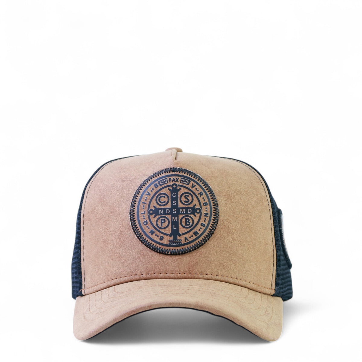 Boné Medalhão de São Bento Bege Escuro